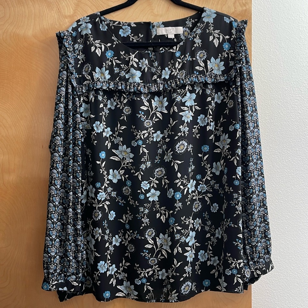 EUC Loft Sz 20 Puff Sleeve Print Blouse - Beautiful! Easy care.